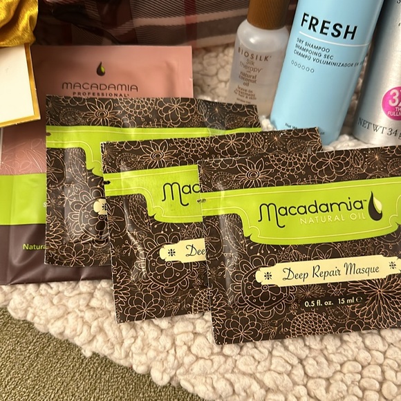 ULTA BEAUTY Hair Care Bundle Bag w/ Scunci Hair Scrunchies & Hair Samples - Picture 4 of 5